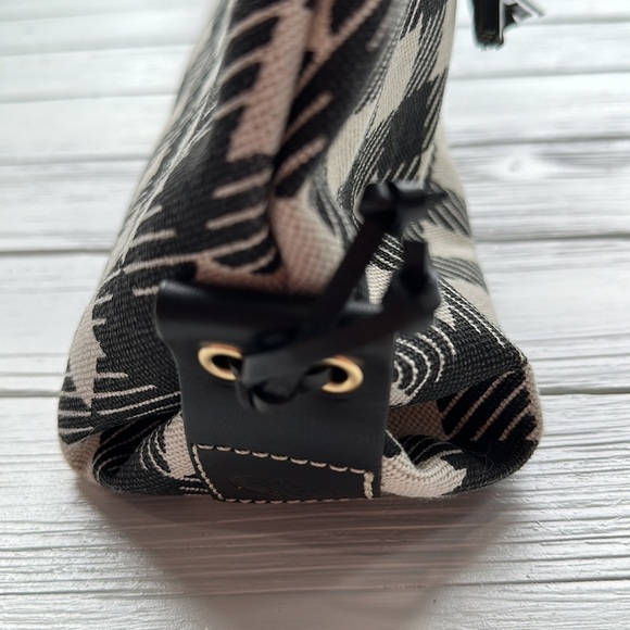 NWOT Dooney & Bourke Large Tassel Zip Top Bag Black Off White Check - Picture 8 of 11